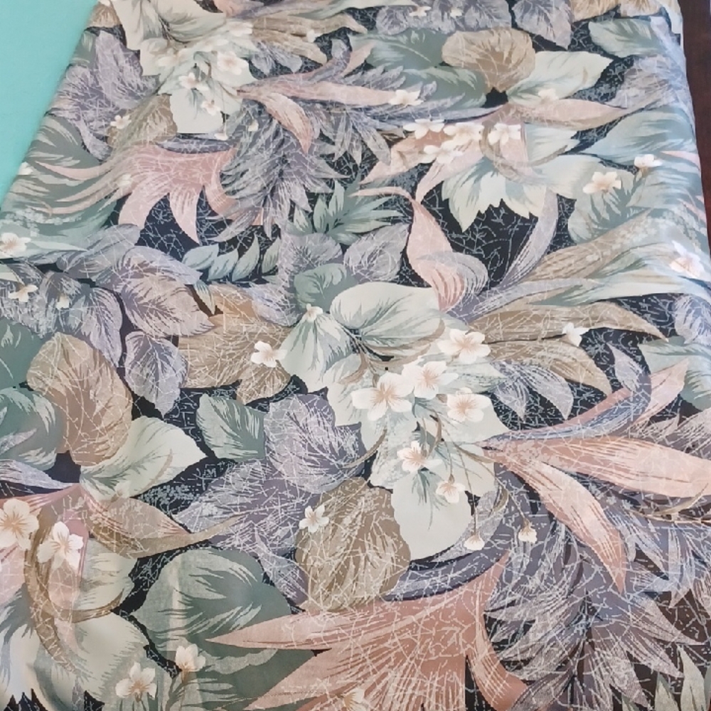 Upholstery Floral Patterned Fabric Price Is For 9 Yards  6408